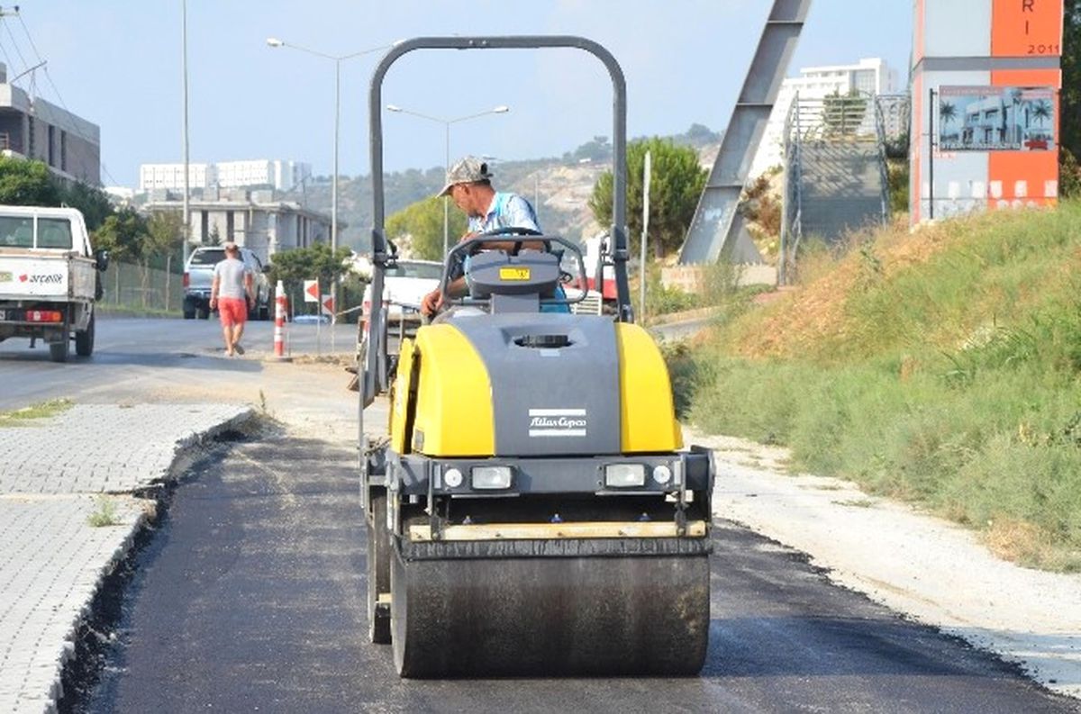 Kuşadası\'nda Yol Çalışmaları