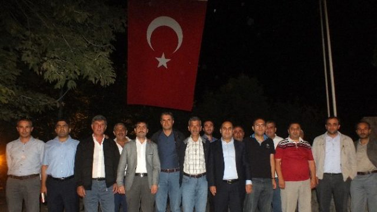 Malazgirt\'te Demokrasi Nöbeti Sona Erdi