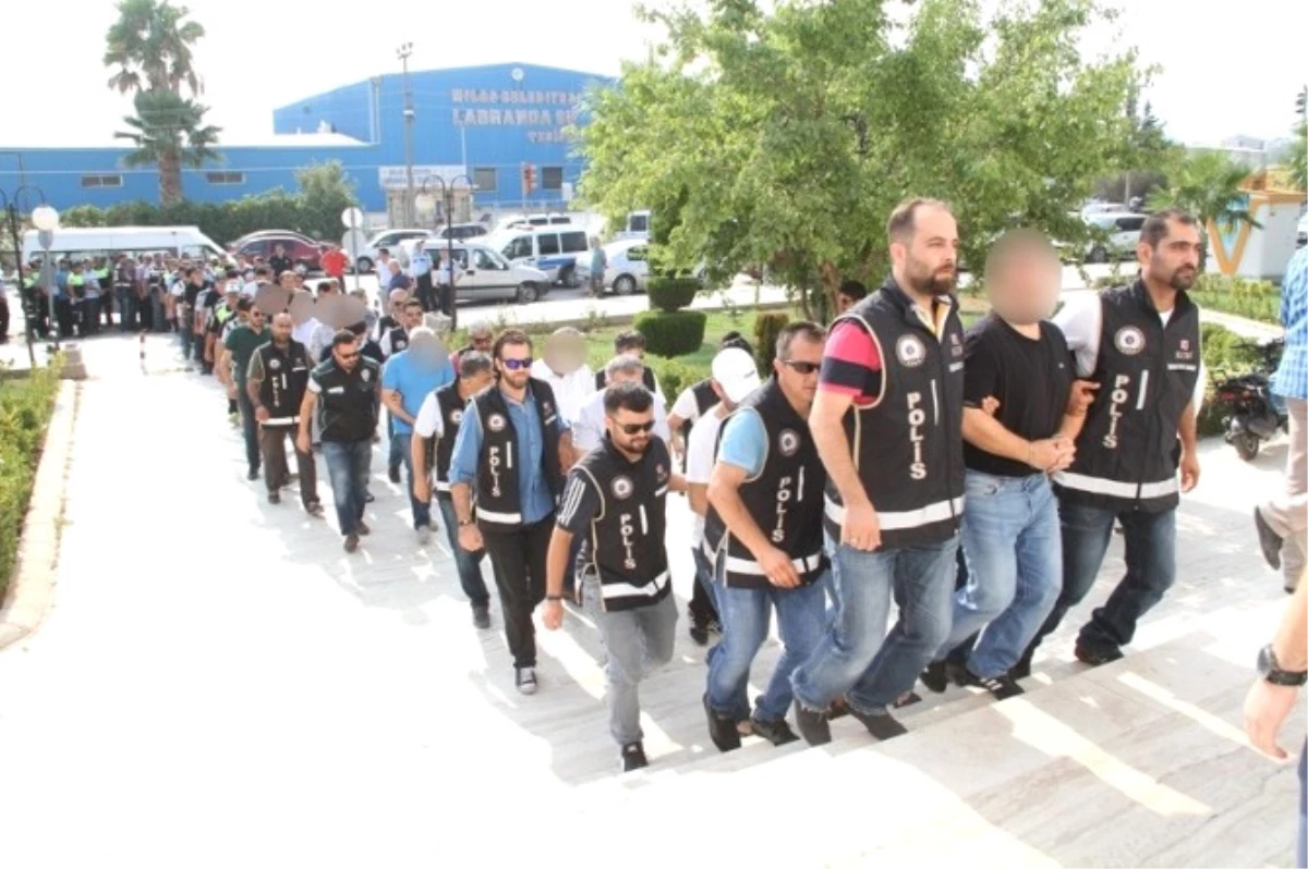 Milas\'ta Fetö Operasyonunda 24 Tutuklama
