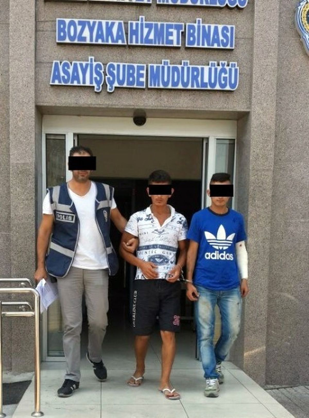 Oto Hırsızları Yakalandı