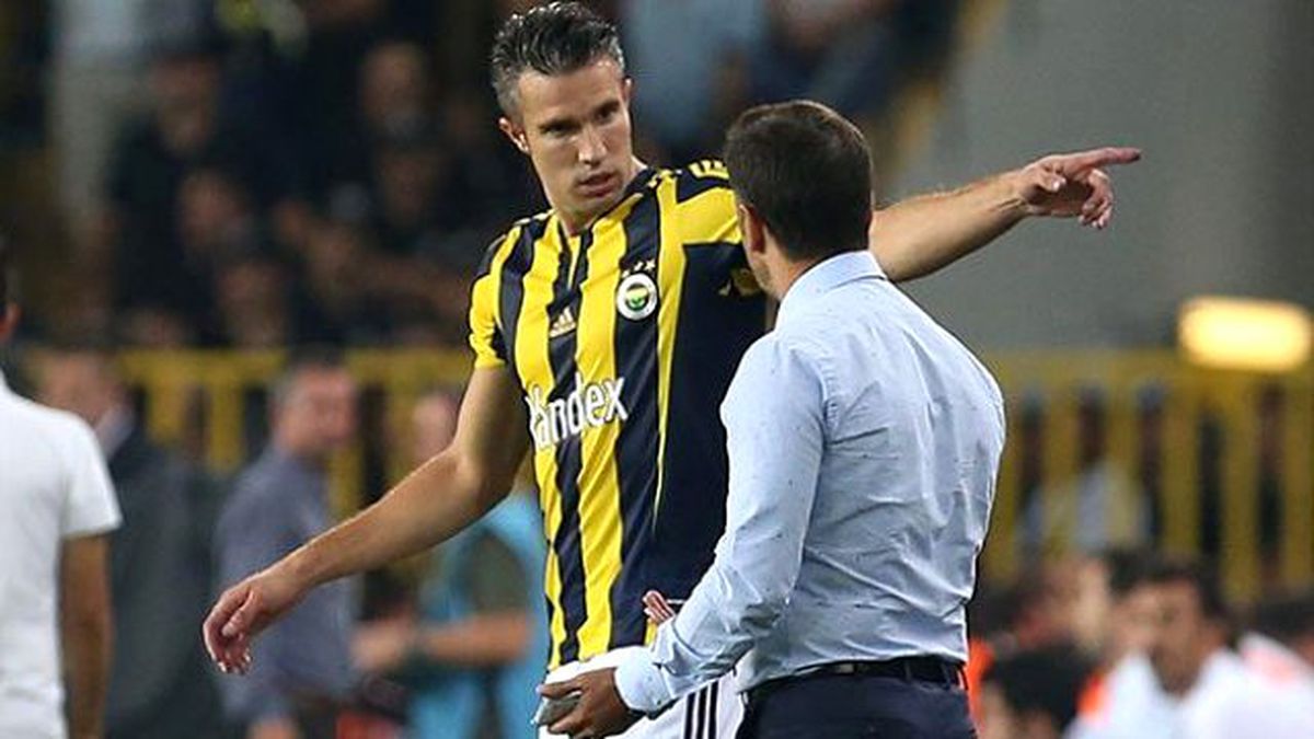 Robin van Persie, Takımdan Kovulan Pereira'ya Güldü