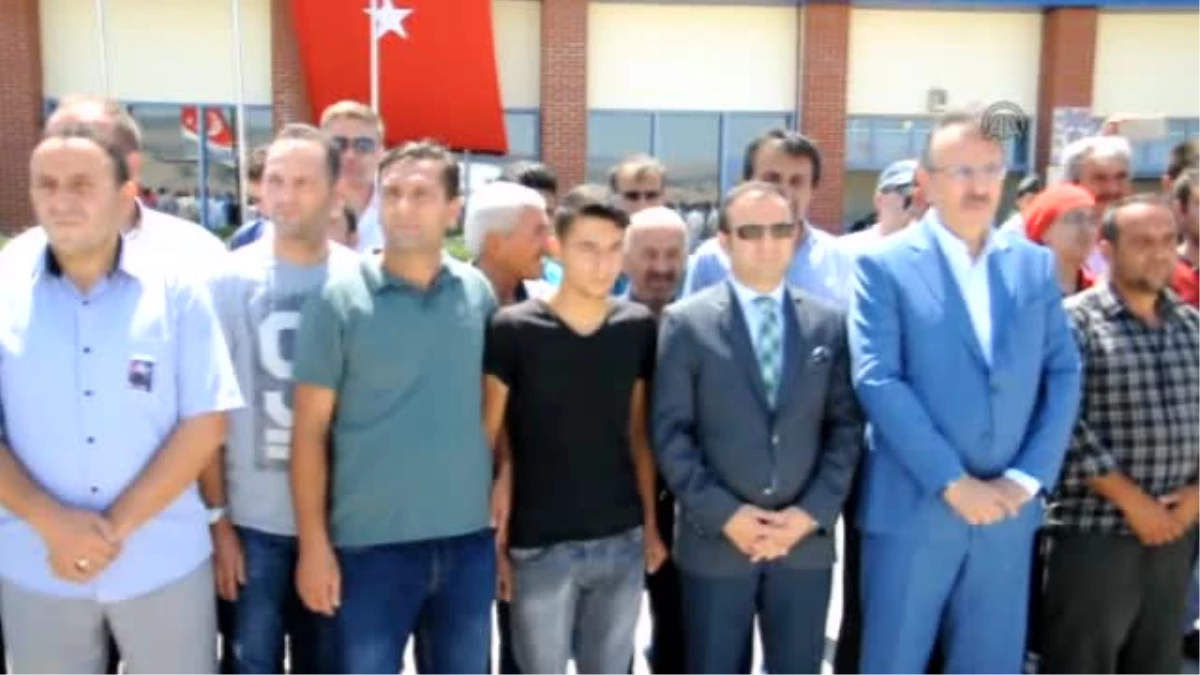 Şehit Polis Nurettin Tekin\'in Cenaze Namazı