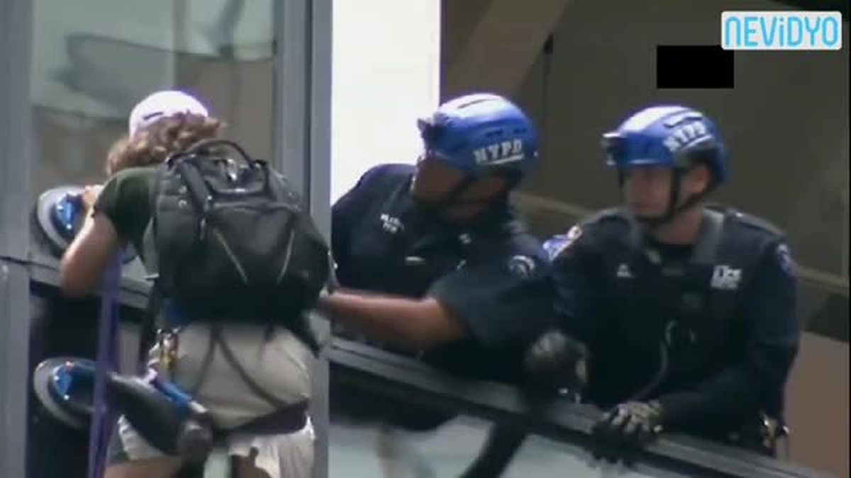 Trump\'a Destek İçin Gökdelene Tırmandı