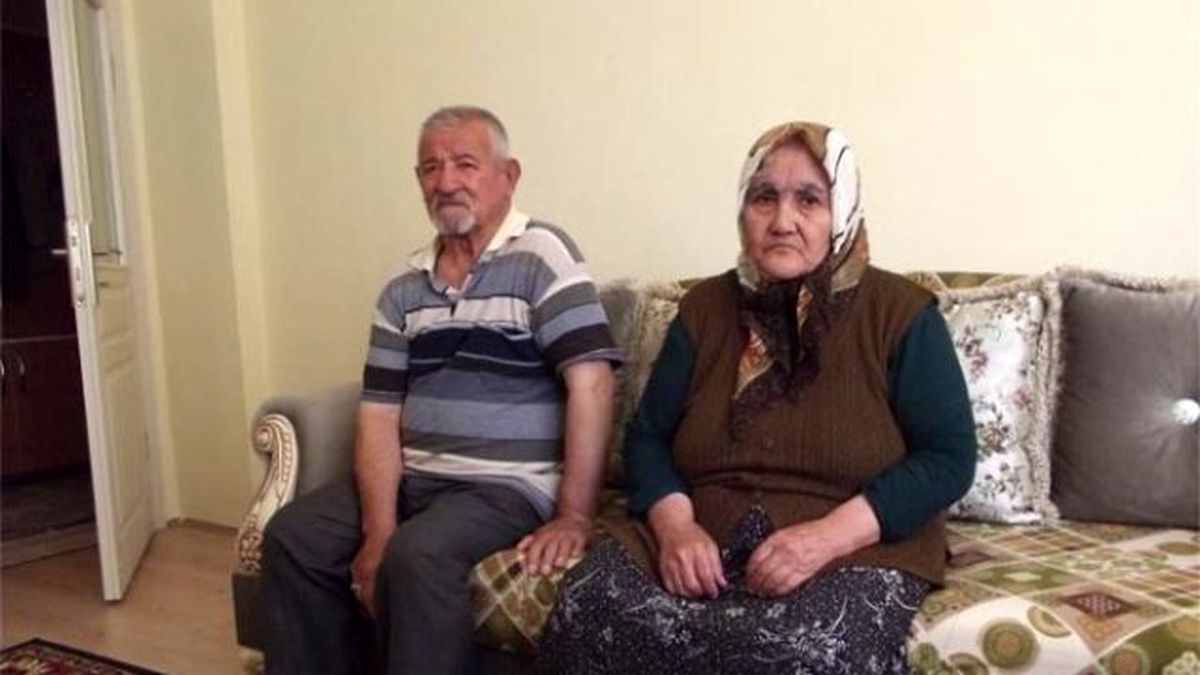 Yaşlı Çifti \'Savcıyım\' Diyerek Dolandırdılar