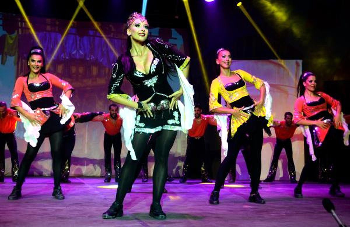 Anadolu Ateşi\'nden Bodrum\'da 15\'inci Yıl Gösterisi