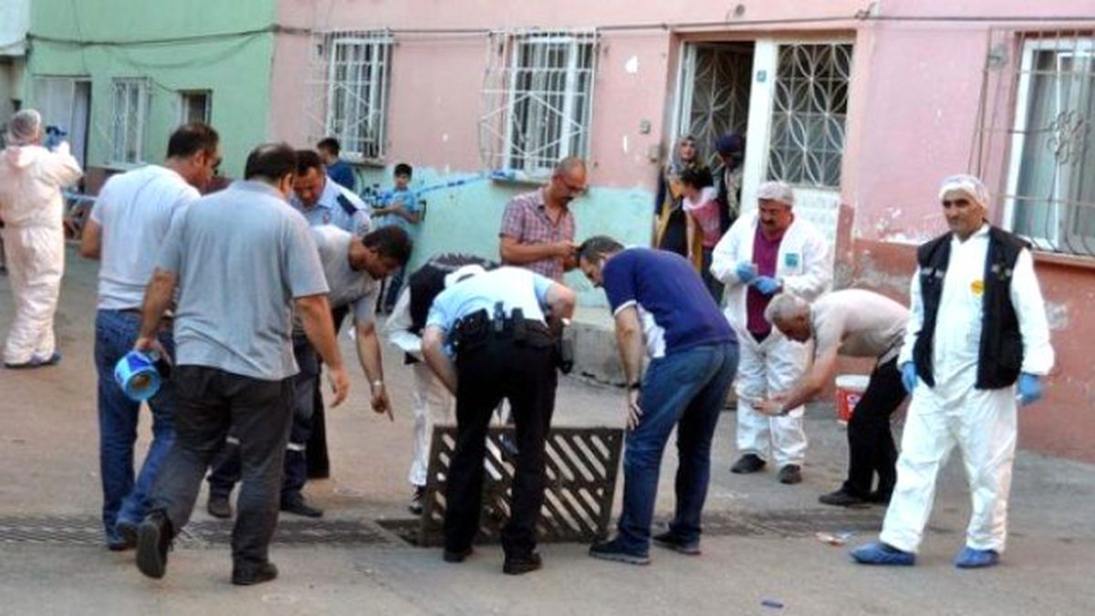 Ayrı Yaşadığı Eşinin Eski Evinin Önünde Bomba Patlattı