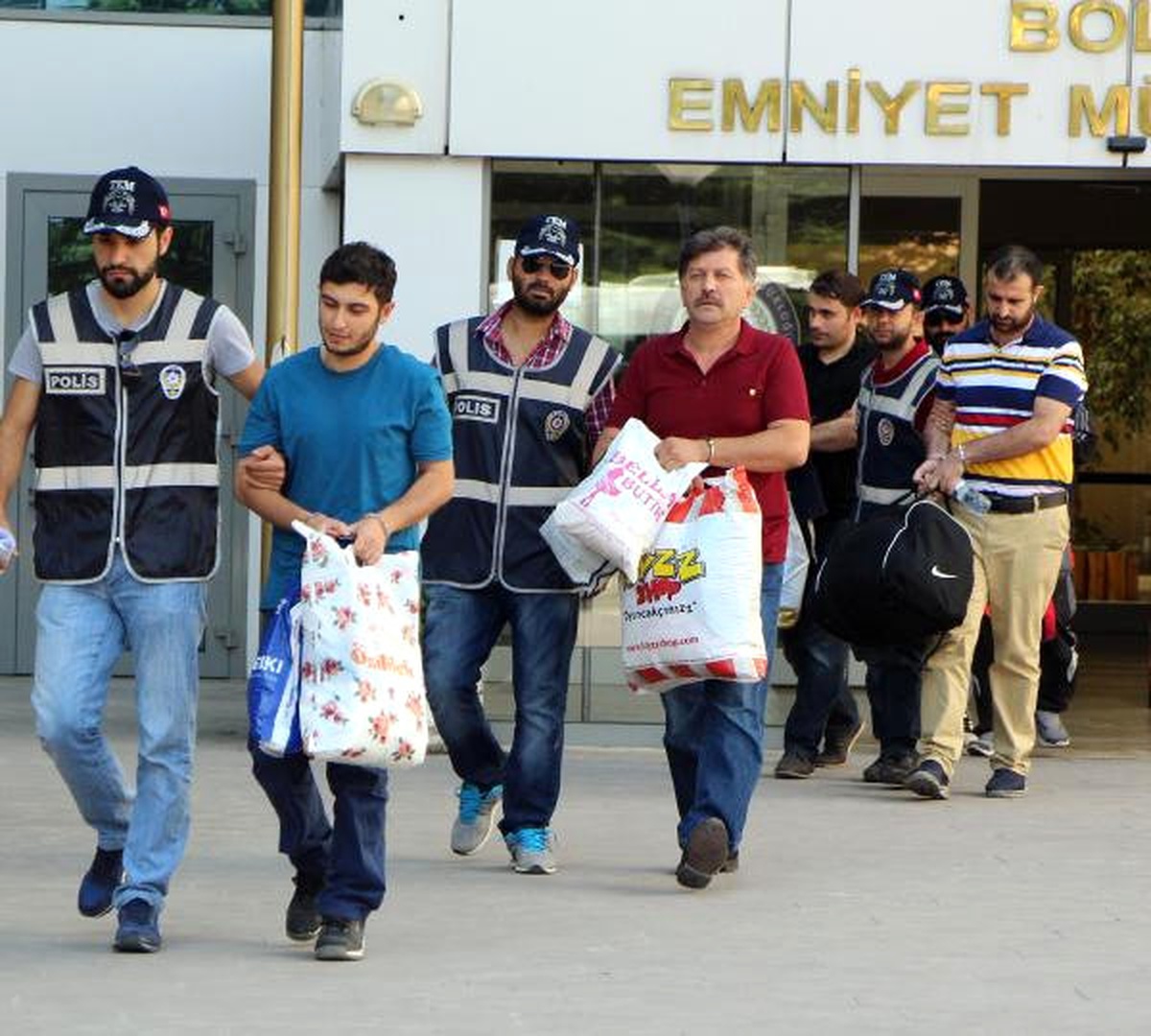 Bolu\'da Fetö Soruşturmasında 5 Kişi Adliyede