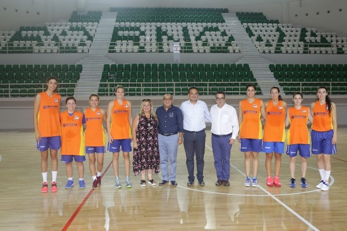 Bornova, Becker, İzsiad\'dan Güçbirliği