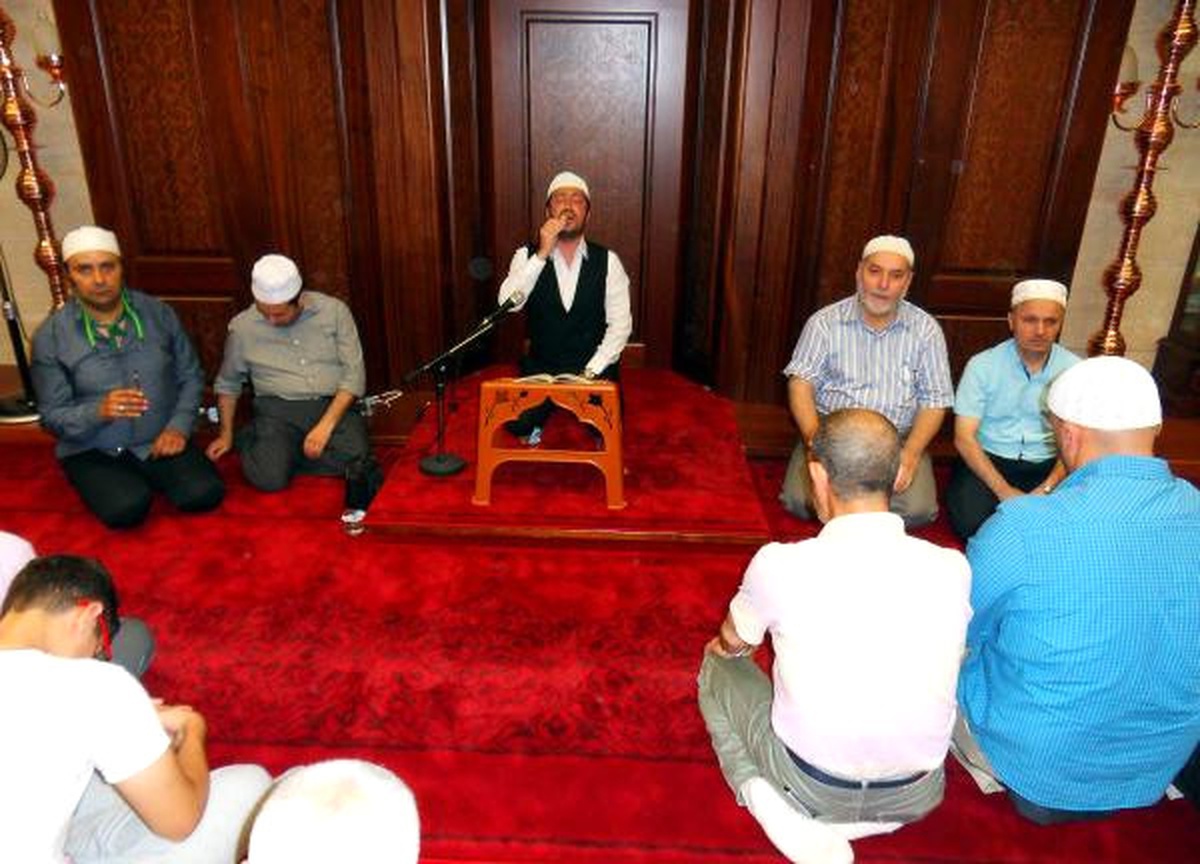 Cuma Hutbesi: Peygamberler Dışında İsmet Sıfatına Sahip \'Masum ve Tartışılmaz\' Bir Şahsiyet Yoktur