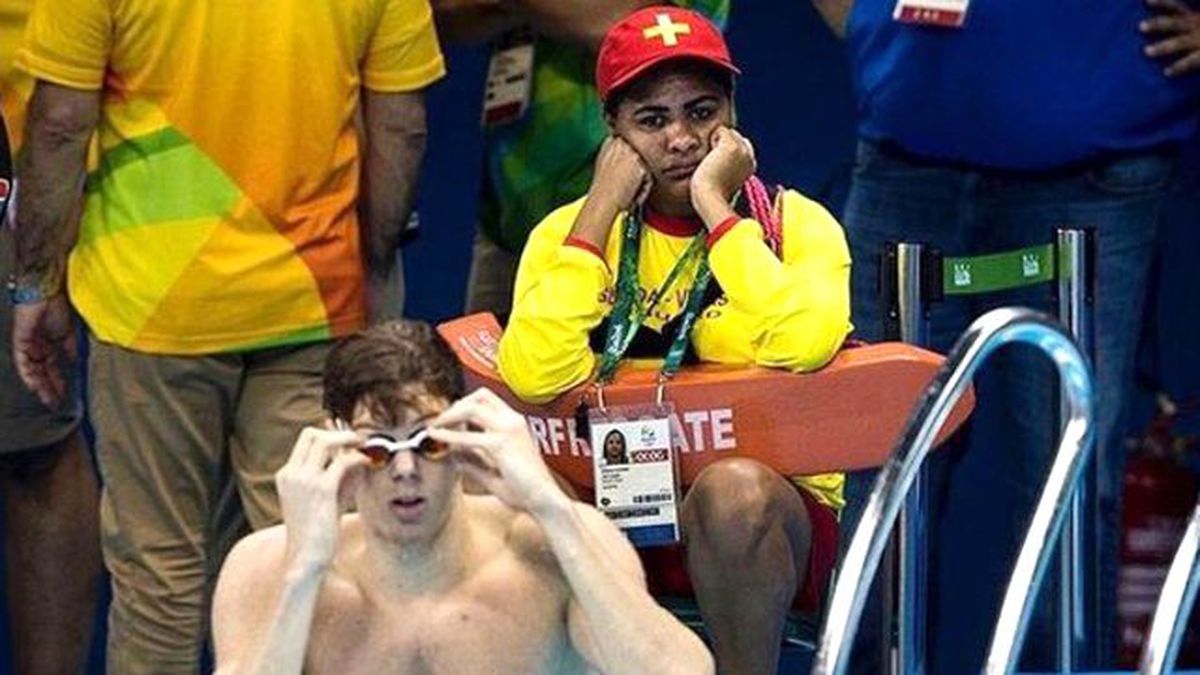 Dünyanın En İyi Yüzücülerini Koruyan Cankurtaranlar Dalga Konusu Oldu