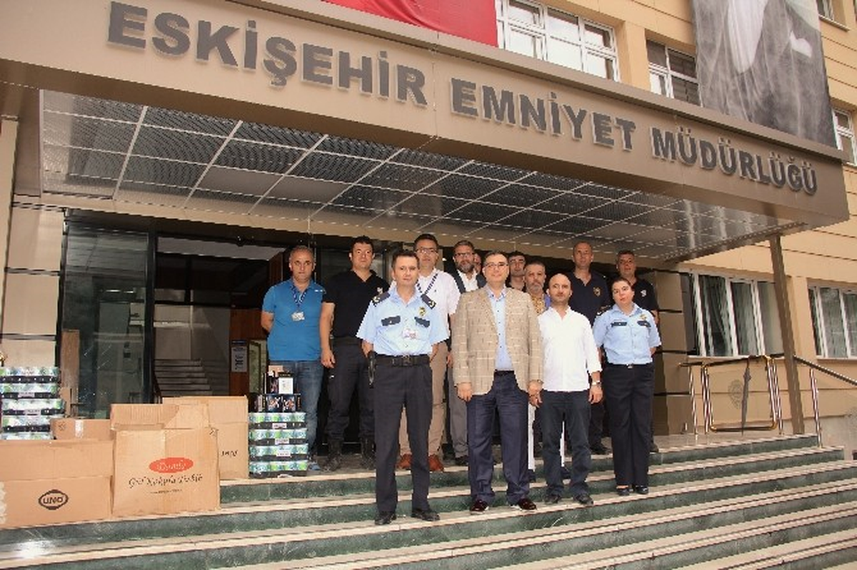 Eskişehir Huzur Sevenler Derneğinden İl Emniyet Müdürlüğü\'ne Ziyaret