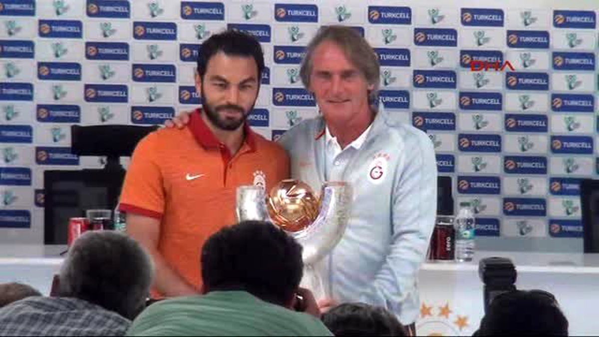 Galatasaray Teknik Direktörü Riekerink: "Bu Sezon Hedefimiz 3 Kupayı Kazanmak"