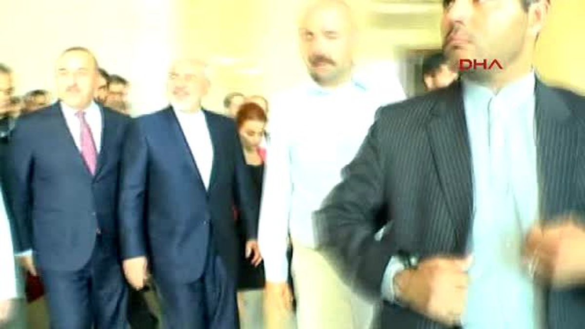 İran Dışişleri Bakanı Zarif\'ten 15 Temmuz\'da Bombalı Saldırıya Uğrayan TBMM\'ye Ziyaret