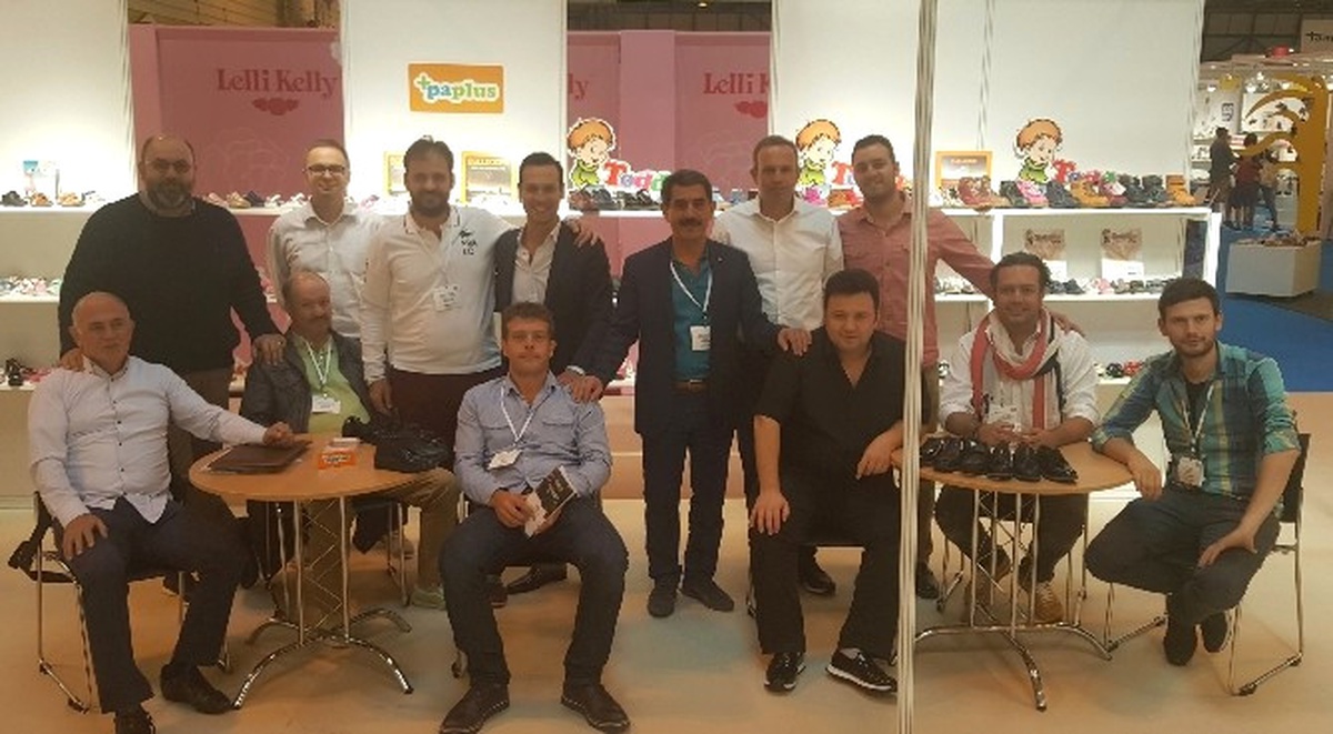 İzto Üyesi Ayakkabıcılar İngiltere\'de