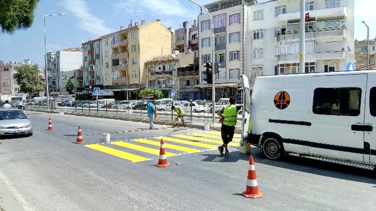 Kara Yolunda Yaya Geçidi İşaretleme Çalışmaları