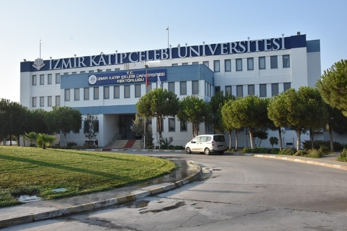 İzmir Katip Çelebi Üniversitesi\'ne FETÖ Operasyonu! 20 Gözaltı