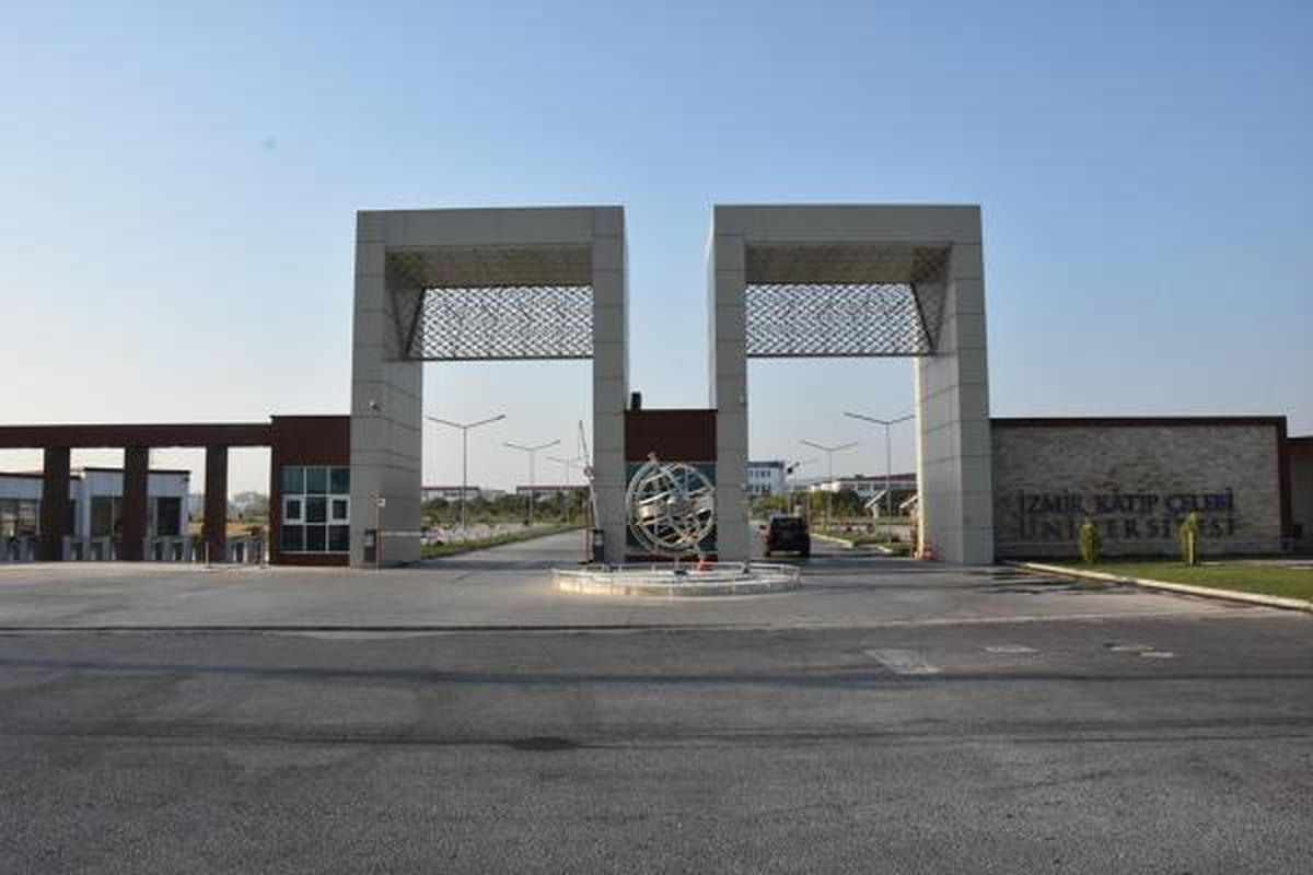 Katip Çelebi Üniversitesi\'ne Fetö Operasyonu: 30 Gözaltı