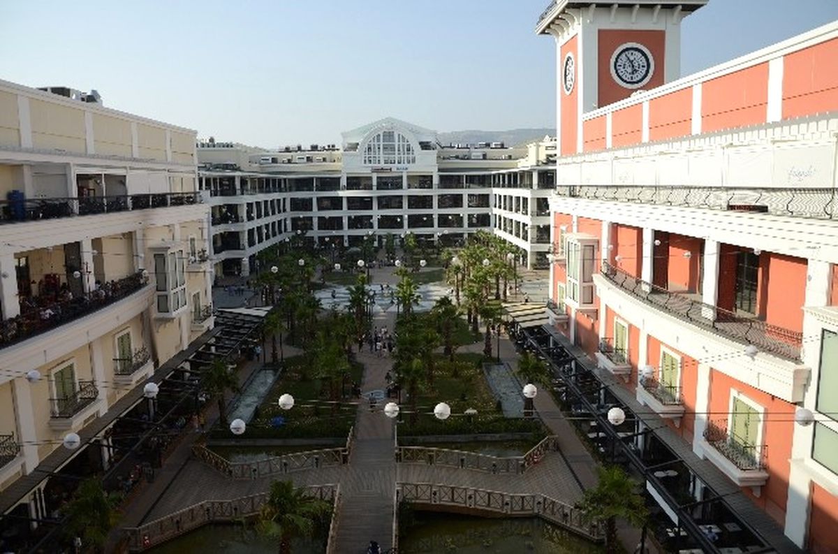 Mimarisiyle Eski İzmir\'i Yaşatıyor