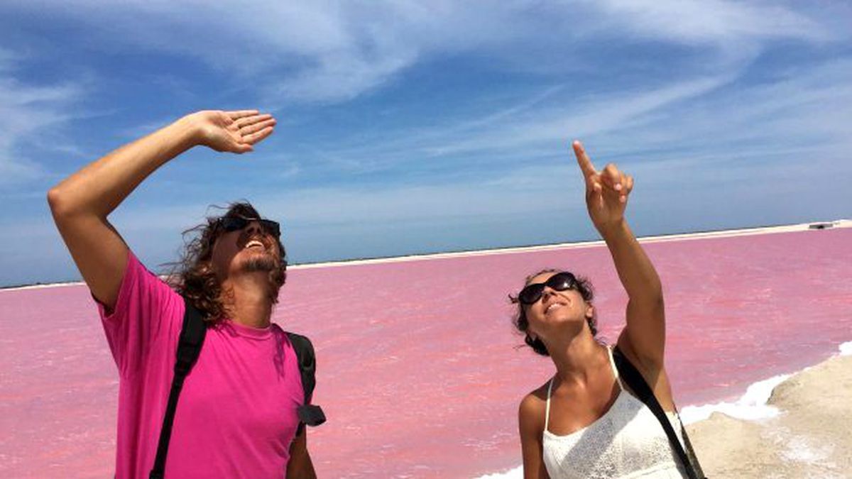 Pembe Lagün Görenleri Hayrete Düşürüyor