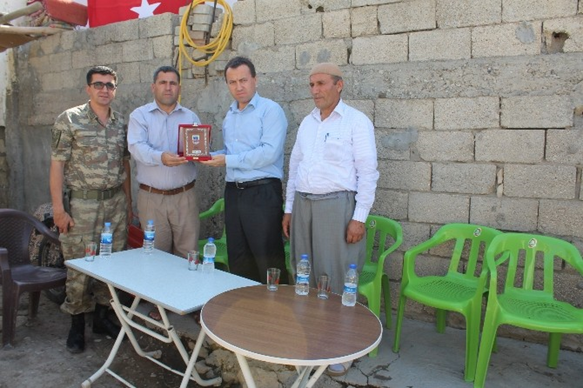 Şehit Yusuf Atal\'ın Hizmet Plaketi Ailesine Takdim Edildi
