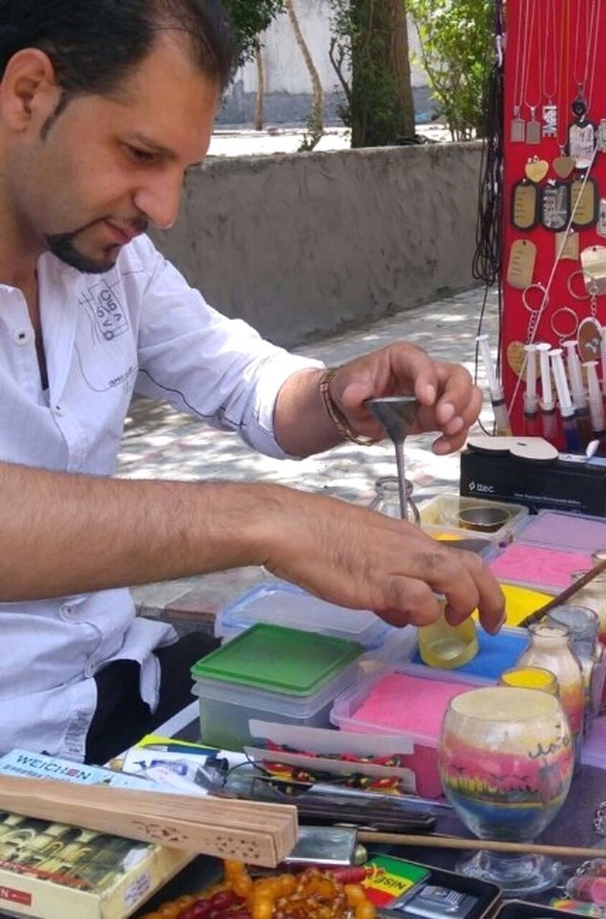 Suriyeli Sığınmacı Sanatıyla Geçimini Sağlıyor