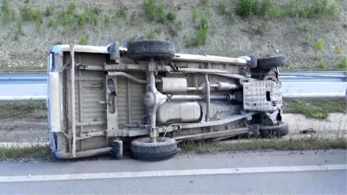 Taşova\'da Trafik Kazası: 2 Yaralı