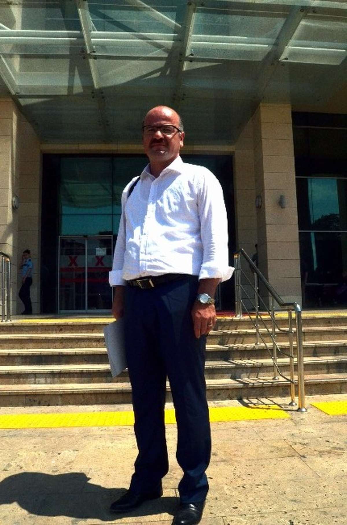 Trabzonlu Avukattan Sosyal Paylaşım Sitesinde Kendisi Hakkında "Mekanı Cennet Olsun" Yazısı Yazan...