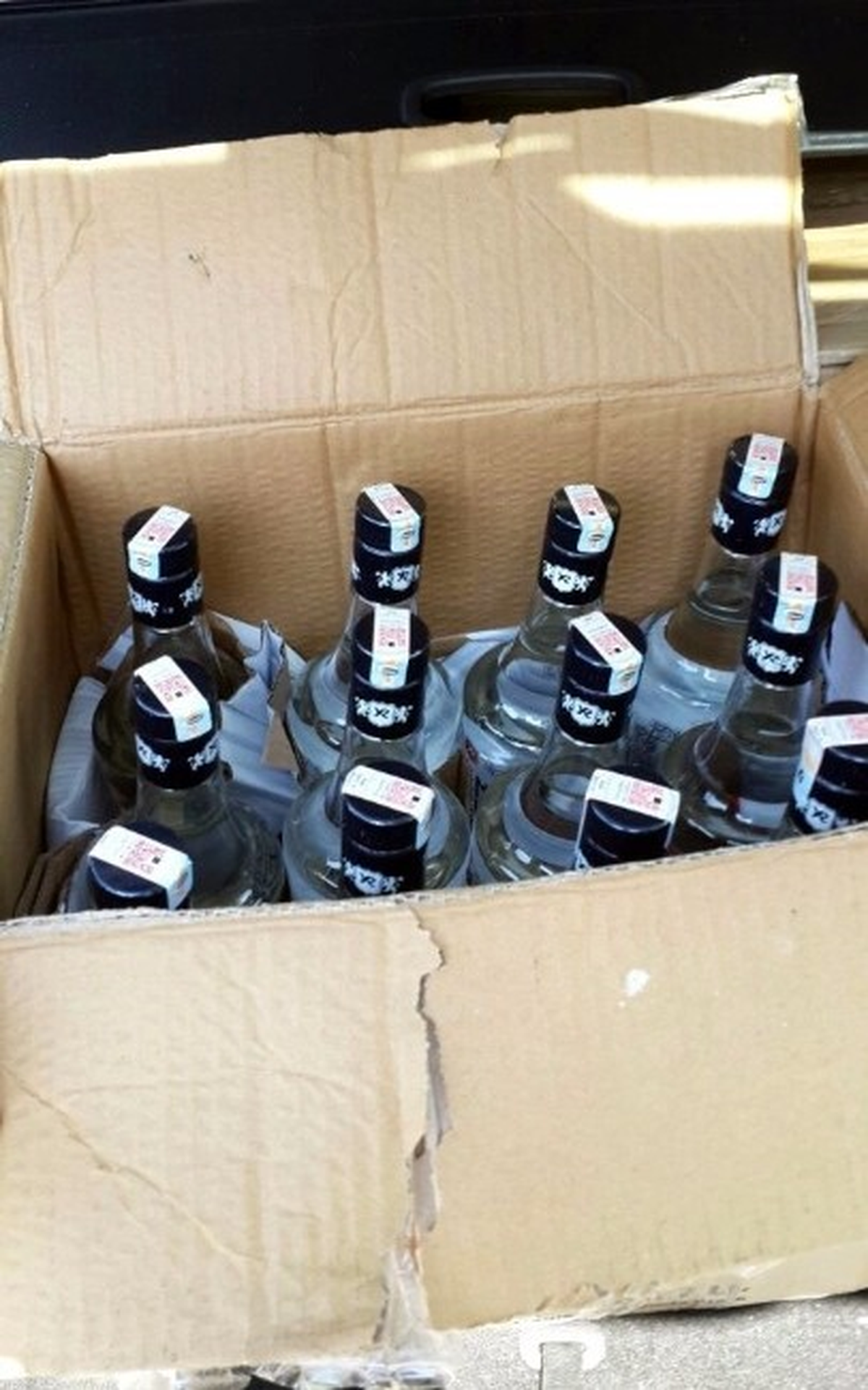 Zonguldak\'ta Piyasa Değeri 30 Bin Lira Olan Kaçak İçki Ele Geçirildi