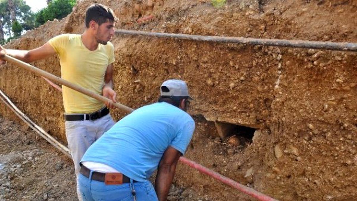 Altyapı Kazı Çalışmasından Mezarlık Çıktı