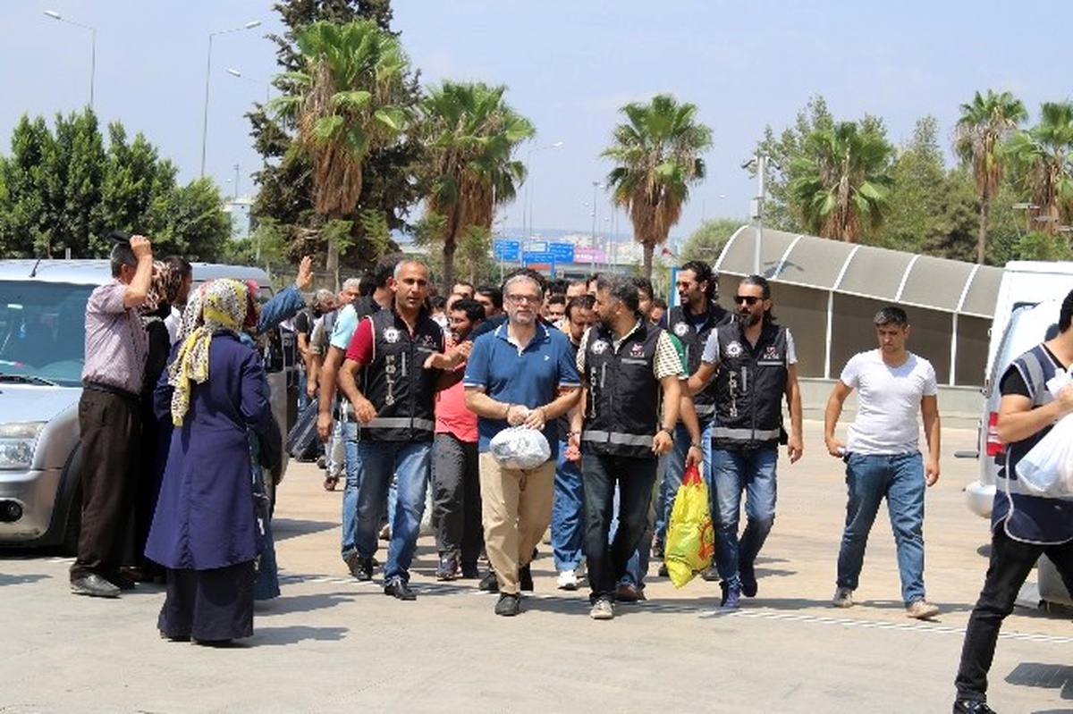 Antalya\'da Fetö\'nün Yer Altı Grubu Gözaltına Alındı