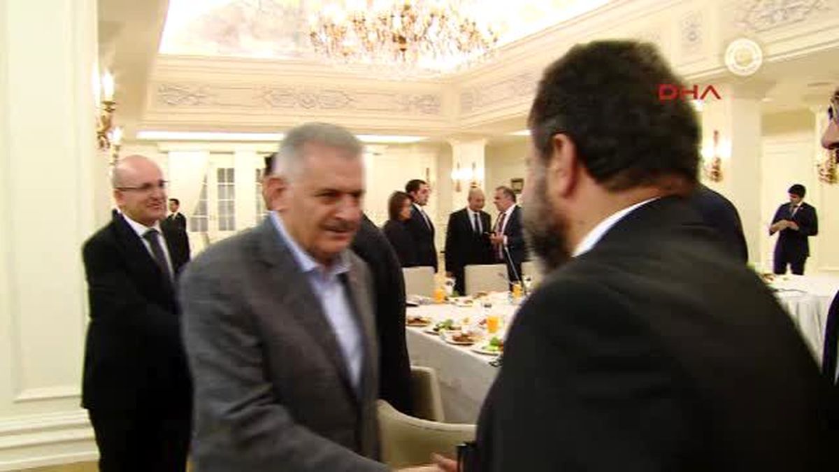 Başbakan Binali Yıldırım, Çankaya Köşkü\'nde Medya Temsilcileri ile Bir Araya Geldi