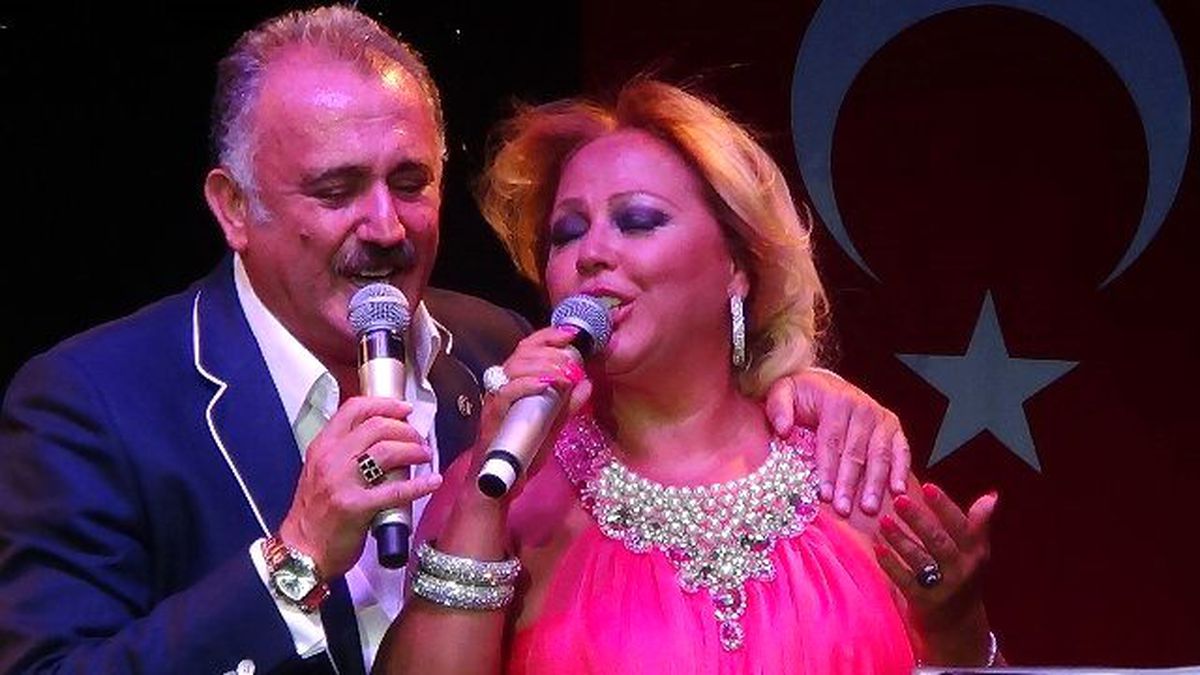 Faik Öztürk'ün Fotoğrafı Safiye Soyman'ı Kızdırdı
