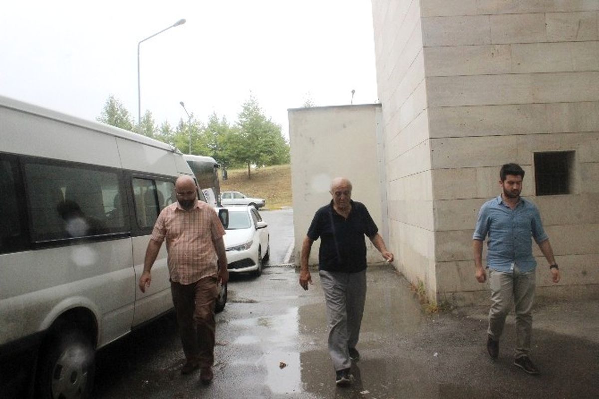 Hakan Şükür\'ün Babası Adliyeye Çıkarıldı