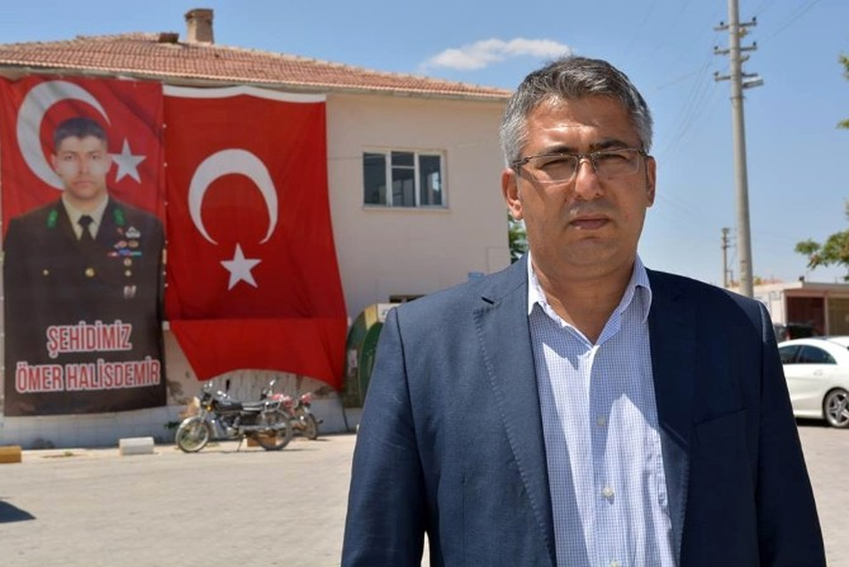 Kahraman Şehit Astsubay Ömer Halisdemir\'in Kabrine Ziyaretçi Akını Devam Ediyor