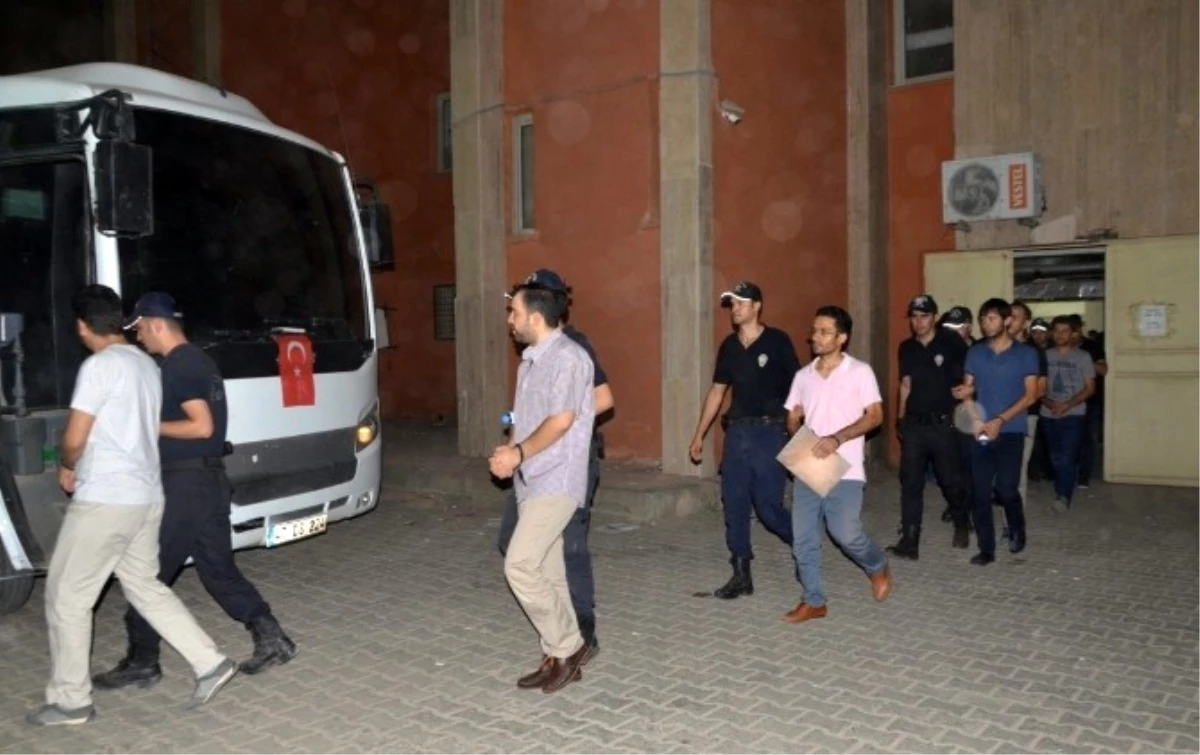 Mardin\'de 15 Polis Daha Tutuklandı
