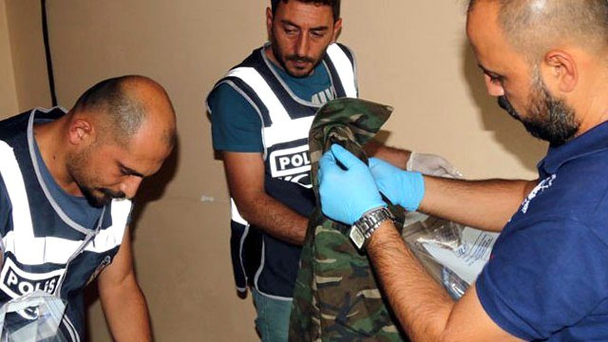 Öğrenci Evinden Asker Kıyafeti ve Bot Çıktı