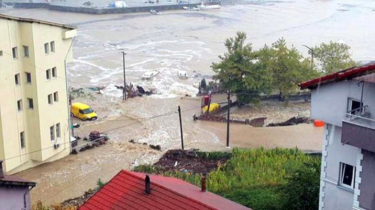 Sağanak Yağmur, Bartın\'da Sele Yol Açtı (2)
