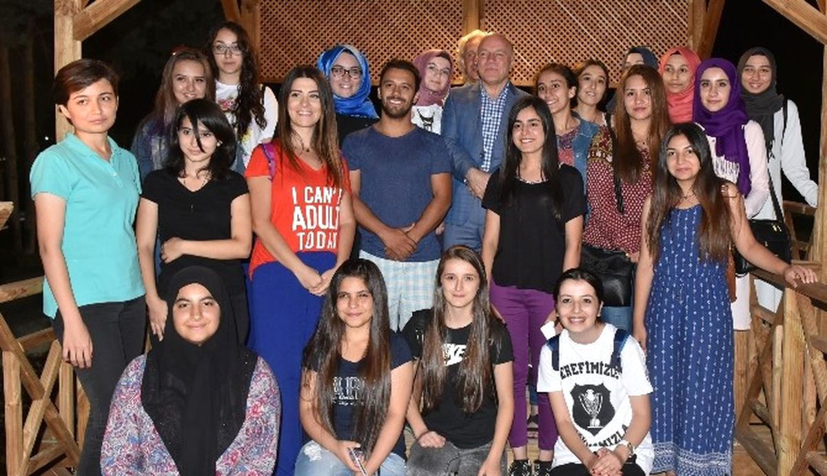 Sekmen\'den Gençlere Nasihat: "Geleceğe İyi Hazırlanın"