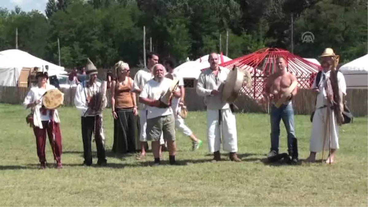 Türk Kökenli Milletler Macaristan\'da Buluştu