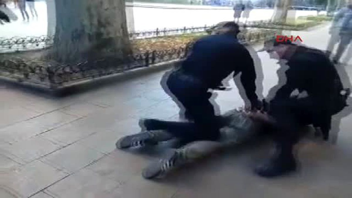 Ukrayna\'da Eşcinsel Yürüyüşüne Saldırı Yapıldı