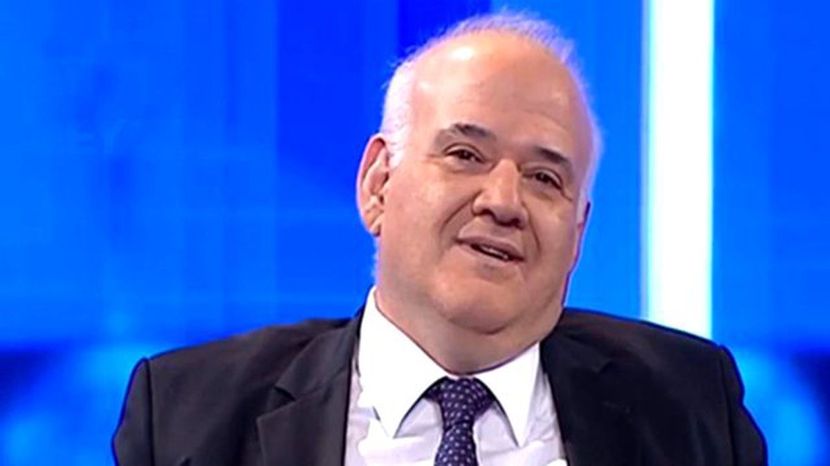 Ünlü Yorumcu Ahmet Çakar, Sunuculuğa Geri Dönüyor