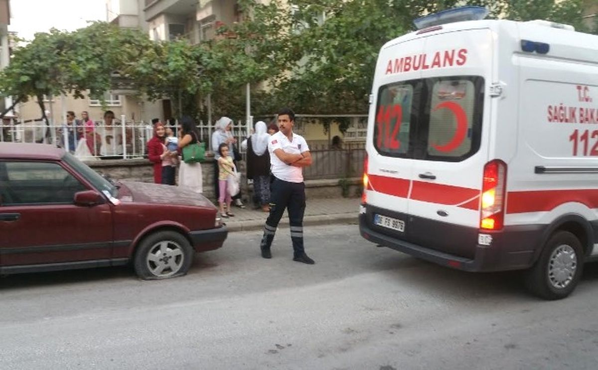 Yeni Doğmuş Bebeği Sokağa Attılar