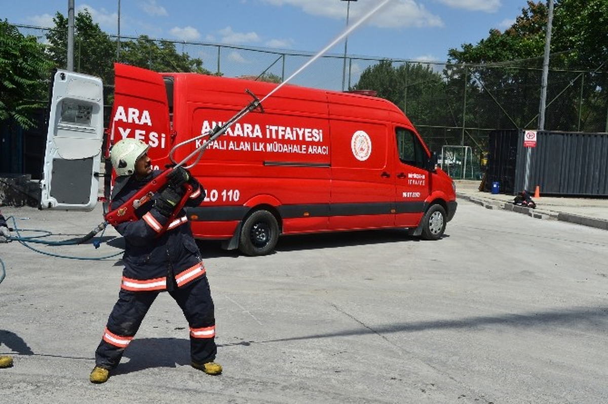 Ankara İtfaiyesinden Her Türlü Yangına Etkin Müdahale