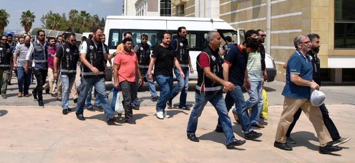 Antalya\'da Fetö\'nün \'Ağabeyleri\'nden 33\'ü Tutuklandı