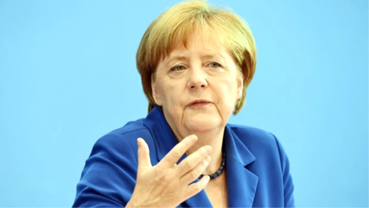 Başbakan Merkel, İşverenlerle Mülteci Zirvesi Düzenleyecek