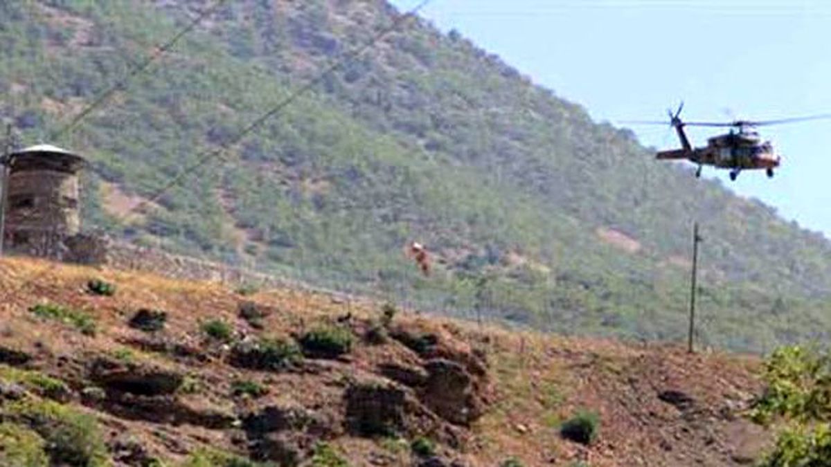 Çukurca\'da Askeri Üsse Havanlı Saldırı: 3 Asker Yaralı