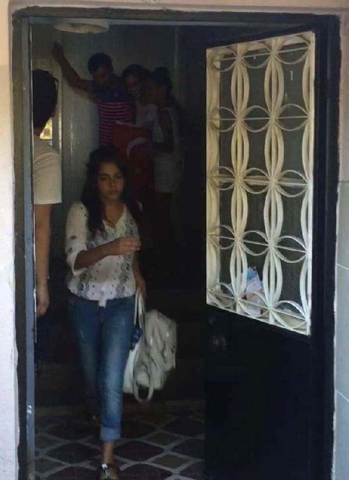 Düğün Evinden Altın Takı Dolu Çantayı Çalan Hırsız Aranıyor