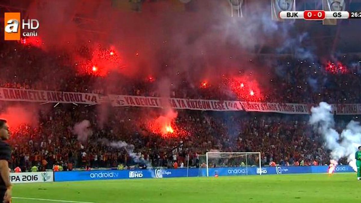 Galatasaray'a Para Cezası ya da 1 Maç Seyircisiz Oynama Cezası Verilecek