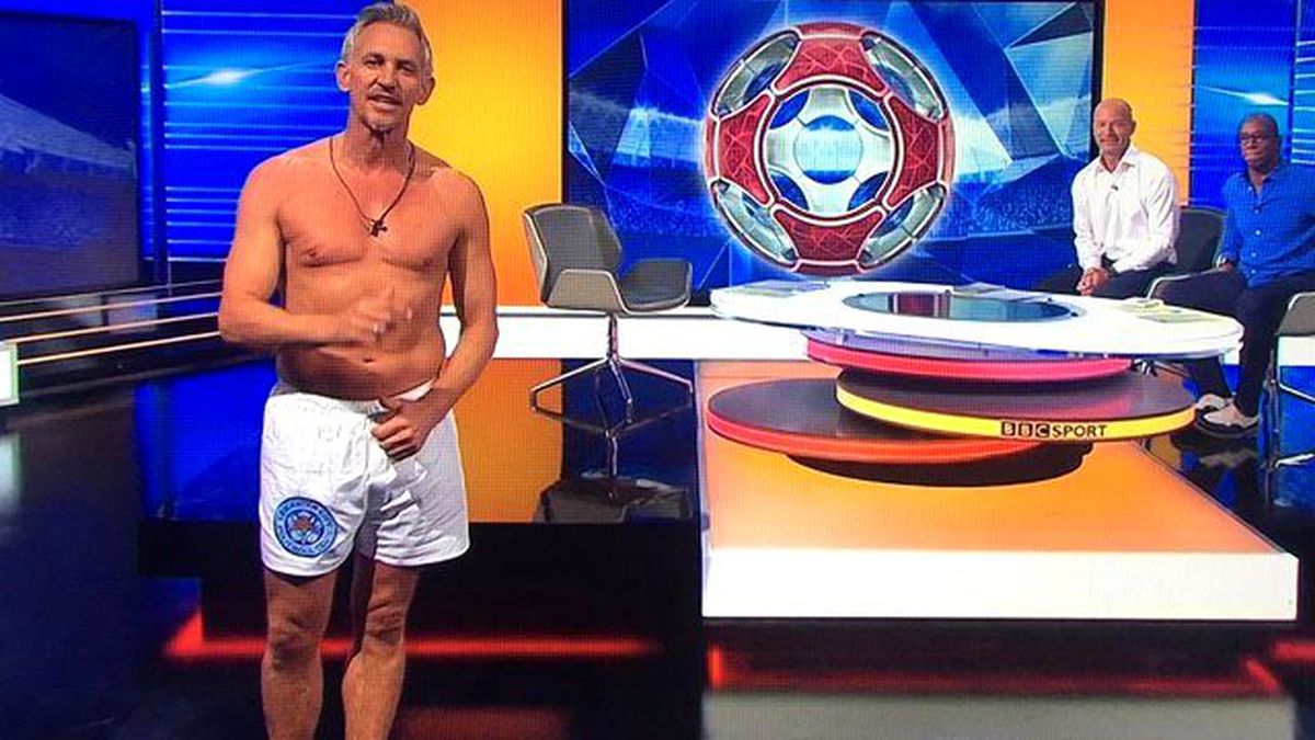 Gary Lineker Sözünü Tuttu, Canlı Yayına İç Çamaşırıyla Çıktı