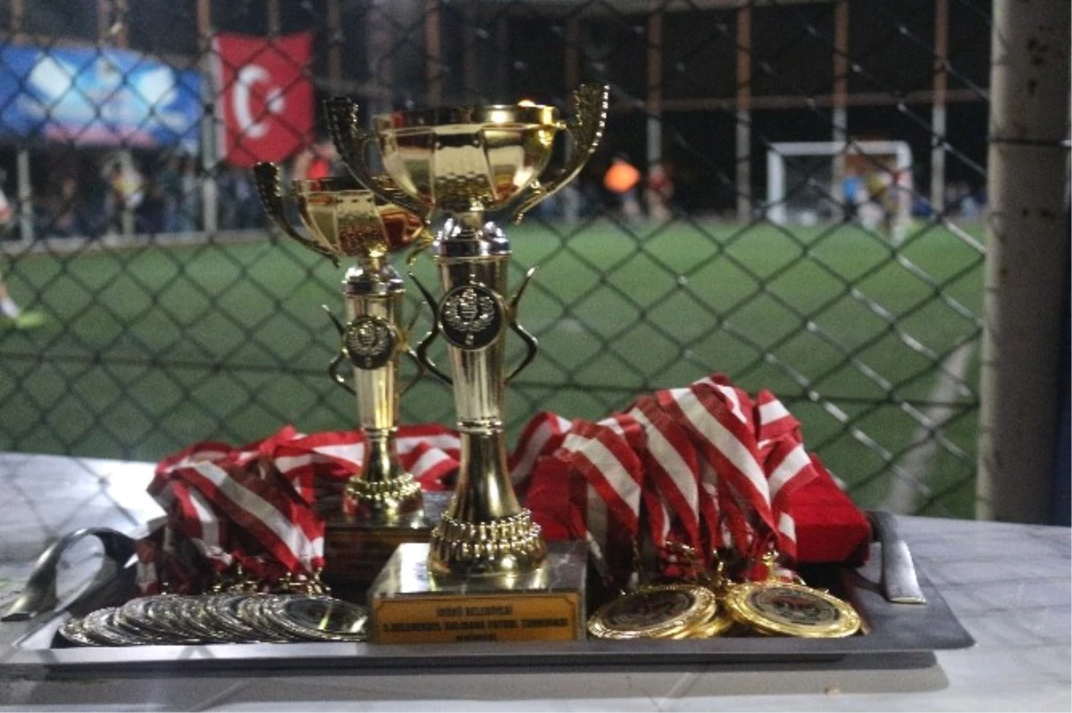 İnönü\'de 3. Geleneksel Halı Saha Futbol Turnuvası Tamamlandı